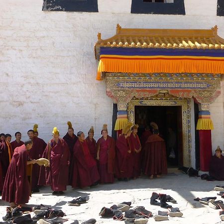 Overseas Tibetan Hotel Hạ Hà Ngoại thất bức ảnh