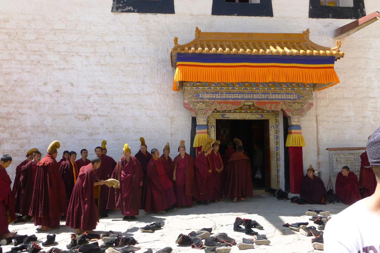 Overseas Tibetan Hotel Hạ Hà Ngoại thất bức ảnh